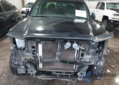 2013 Toyota Tacoma Prerunner V6 z USA, uszkodzony, nr VIN 3TMJU4GN1DM145875